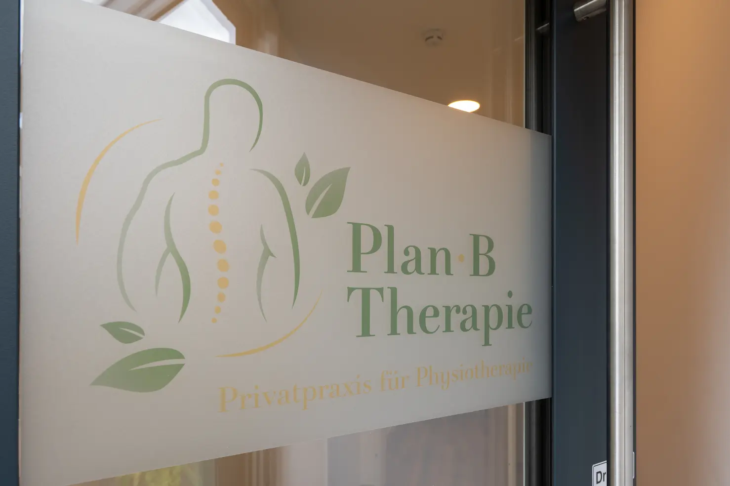 Praxisschild Plan B Therapie &ndash; Privatpraxis f&uuml;r Physiotherapie in Erkelenz